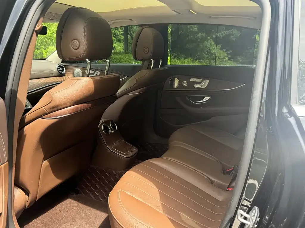 Mercedes-Benz E-Class 2023 из CN, фото 6
