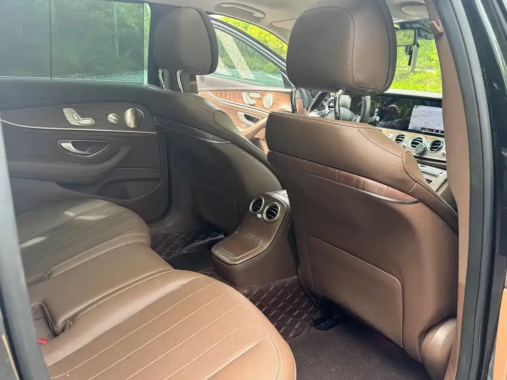 Mercedes-Benz E-Class 2023 из CN, фото 2
