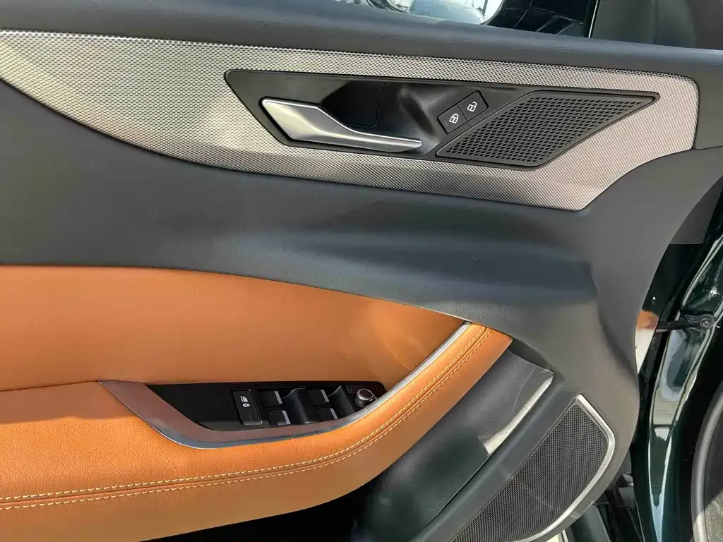 Jaguar XEL 2023 из CN, фото 5