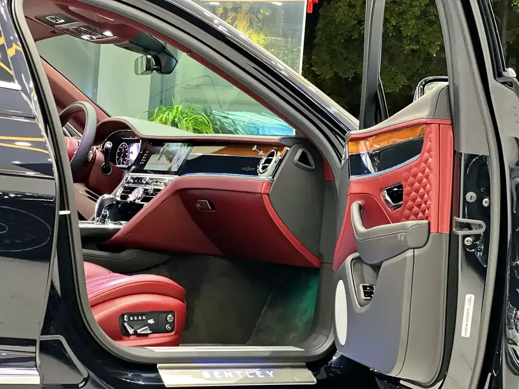 Bentley Flying Spur 2021 из CN, фото 7