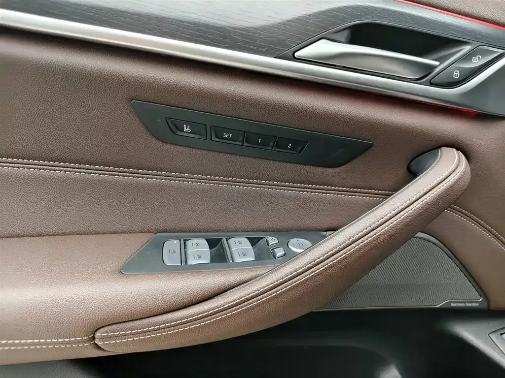 BMW 5 Series 2023 из CN, фото 5