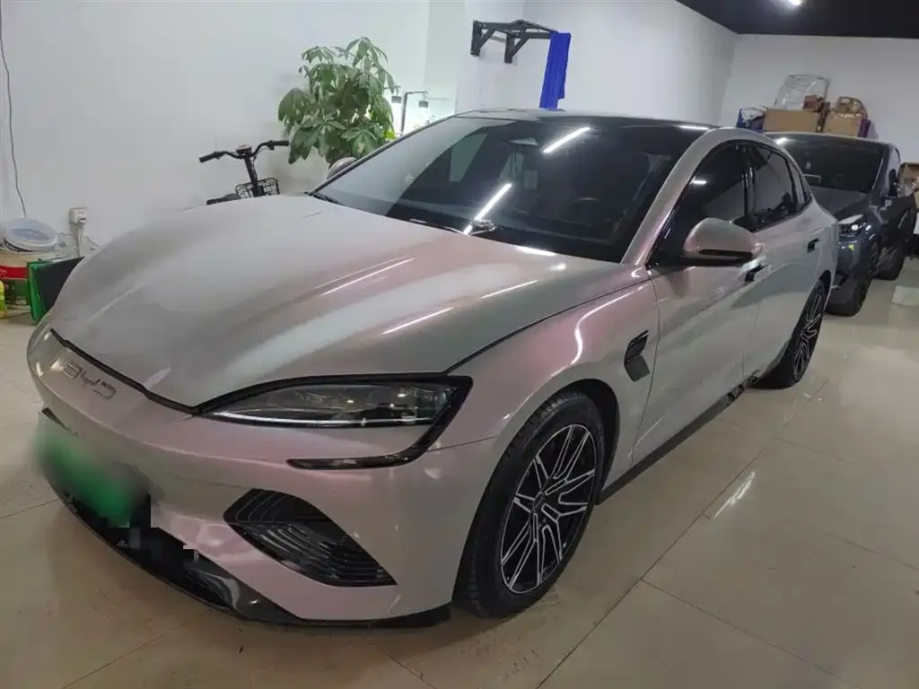 BYD Seal — фото 1