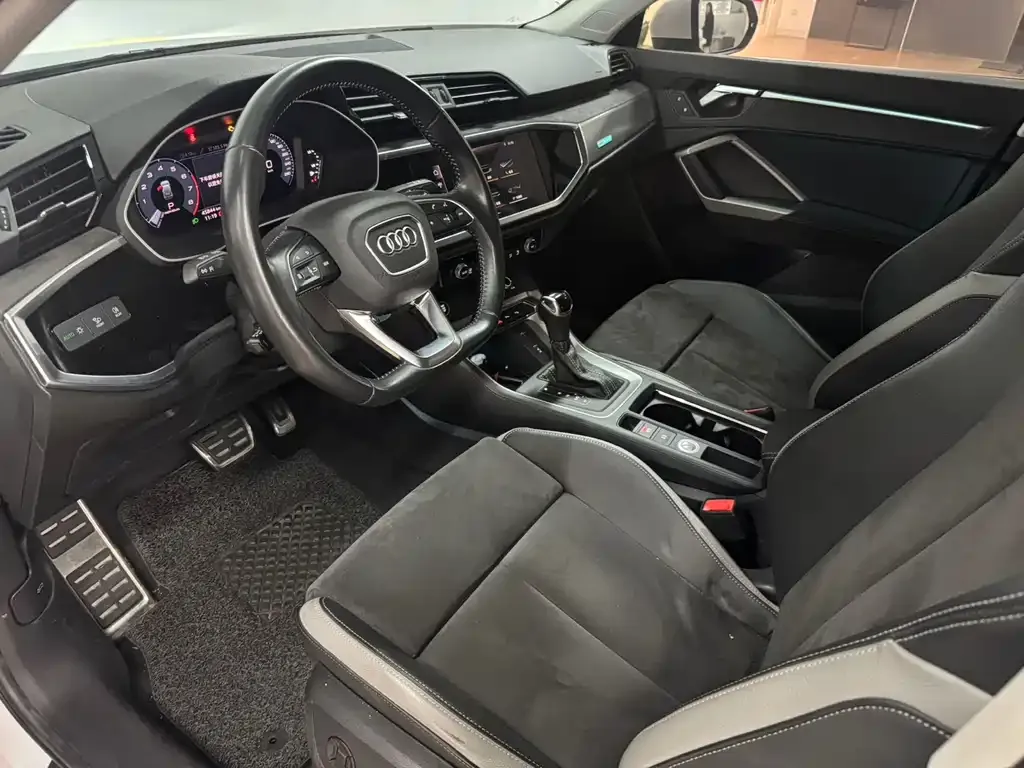 Audi Q3 2021 из CN, фото 4