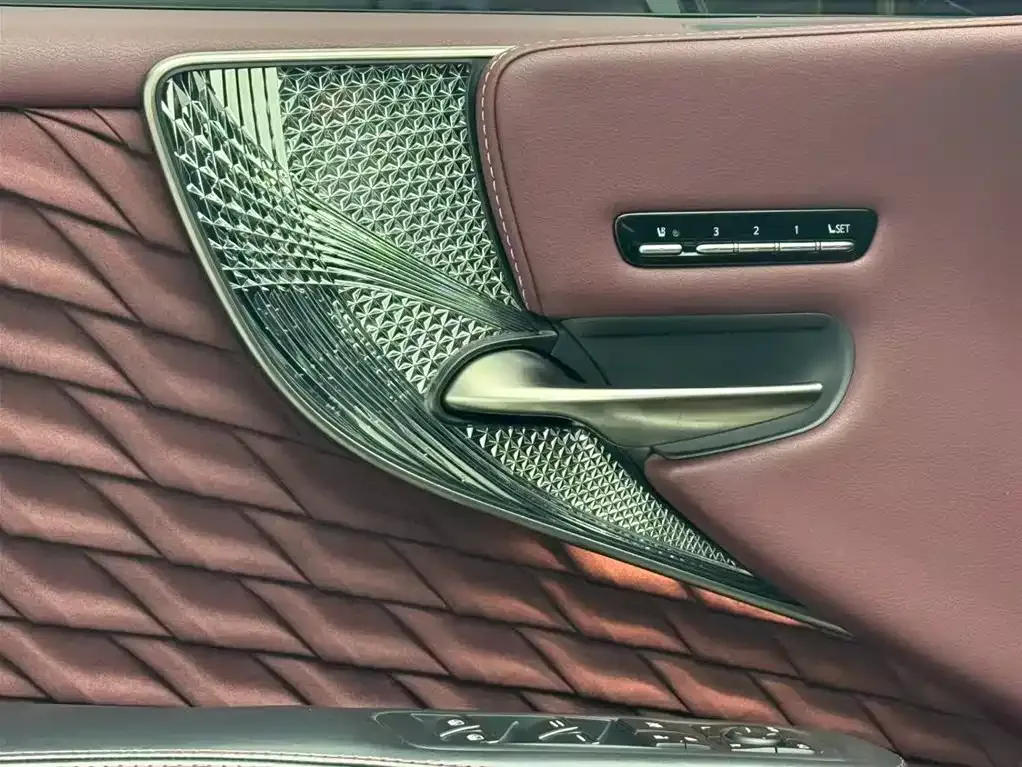 Lexus LS 2022 из CN, фото 9