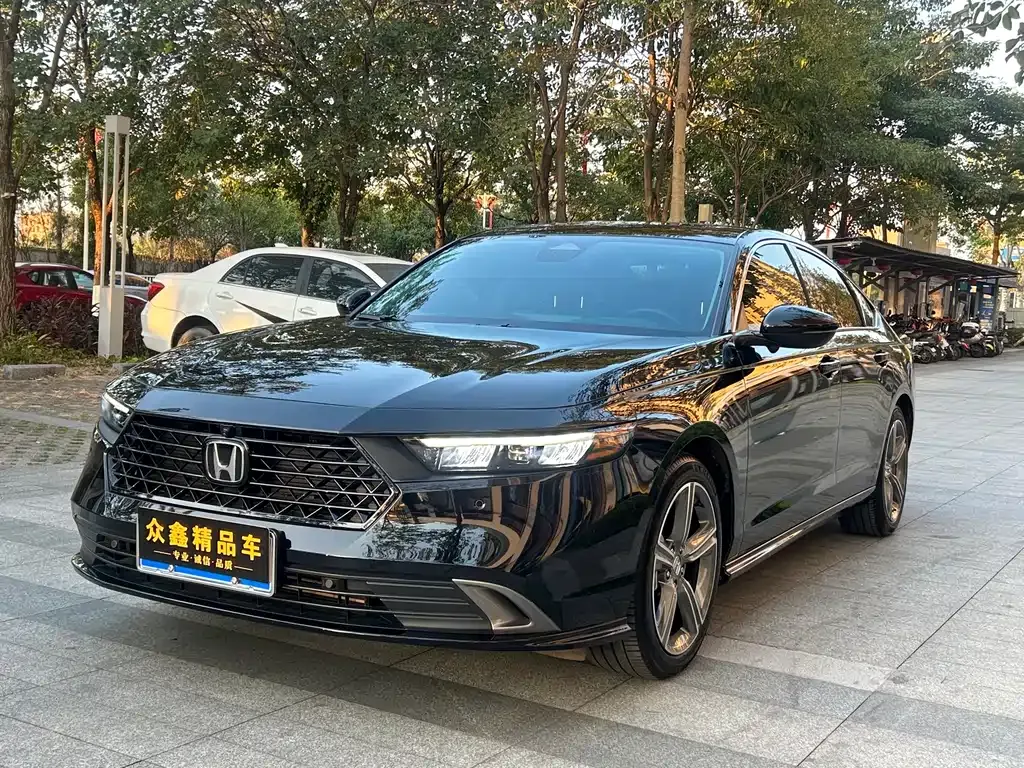 Honda Accord — фото 1