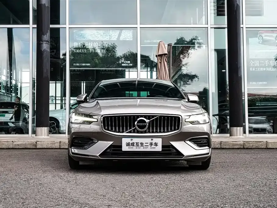Volvo S60 2021 из CN, фото 2