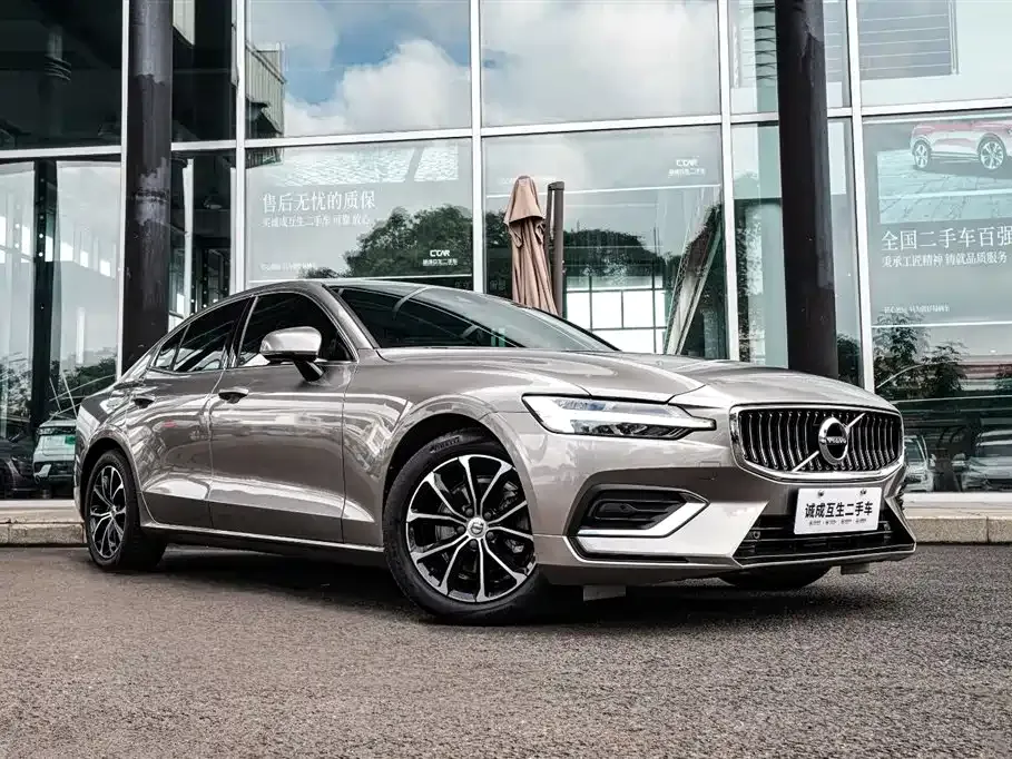Volvo S60 2021 из CN, фото 3