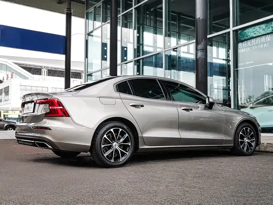 Volvo S60 2021 из CN, фото 6