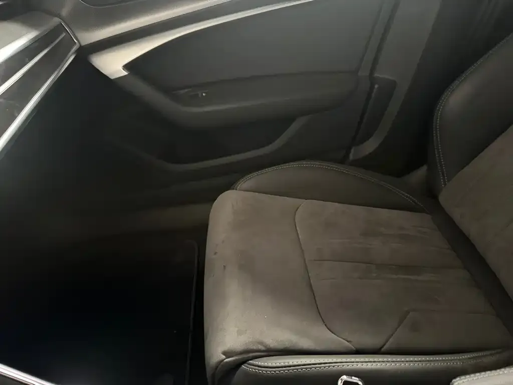 Audi A6L 2021 из CN, фото 4