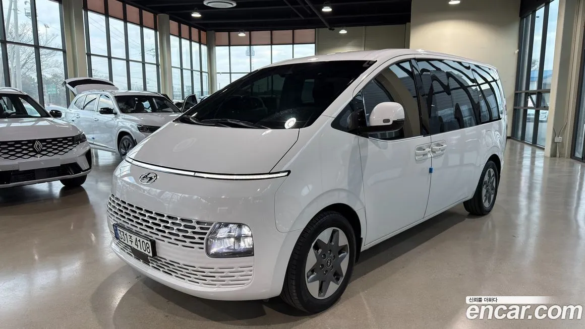 Hyundai Staria — фото 1