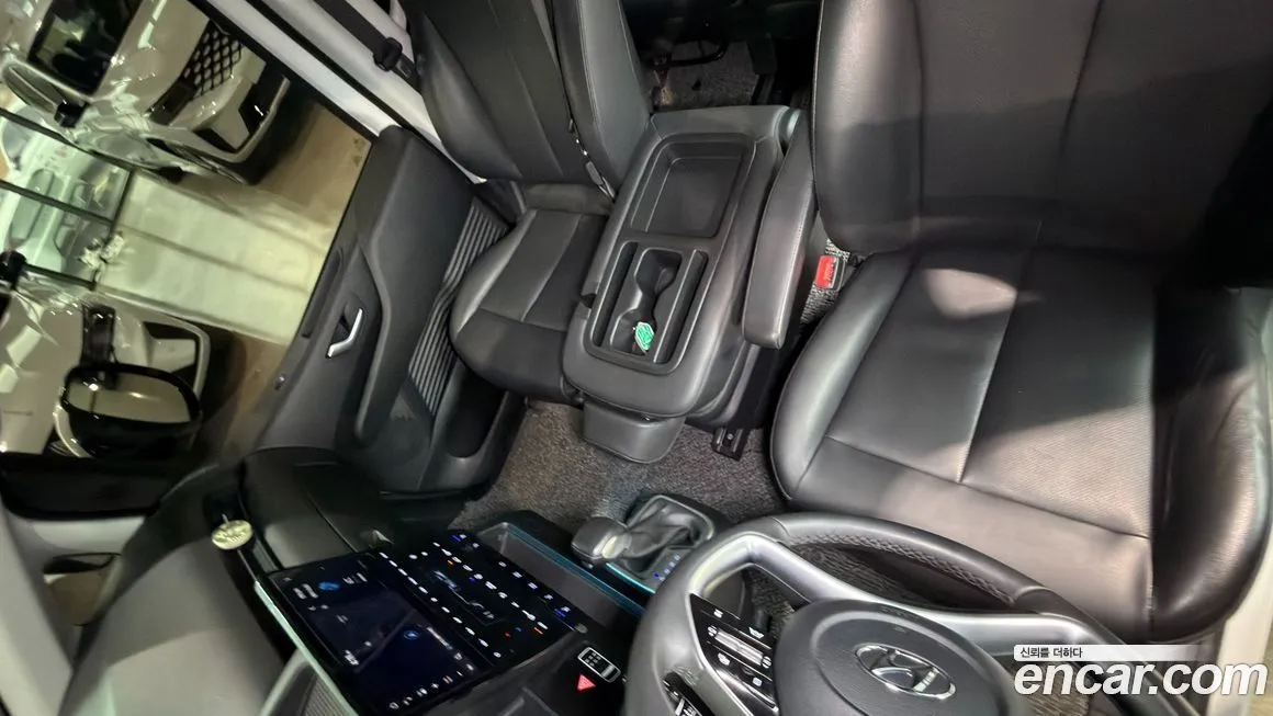 Hyundai Staria — фото 3