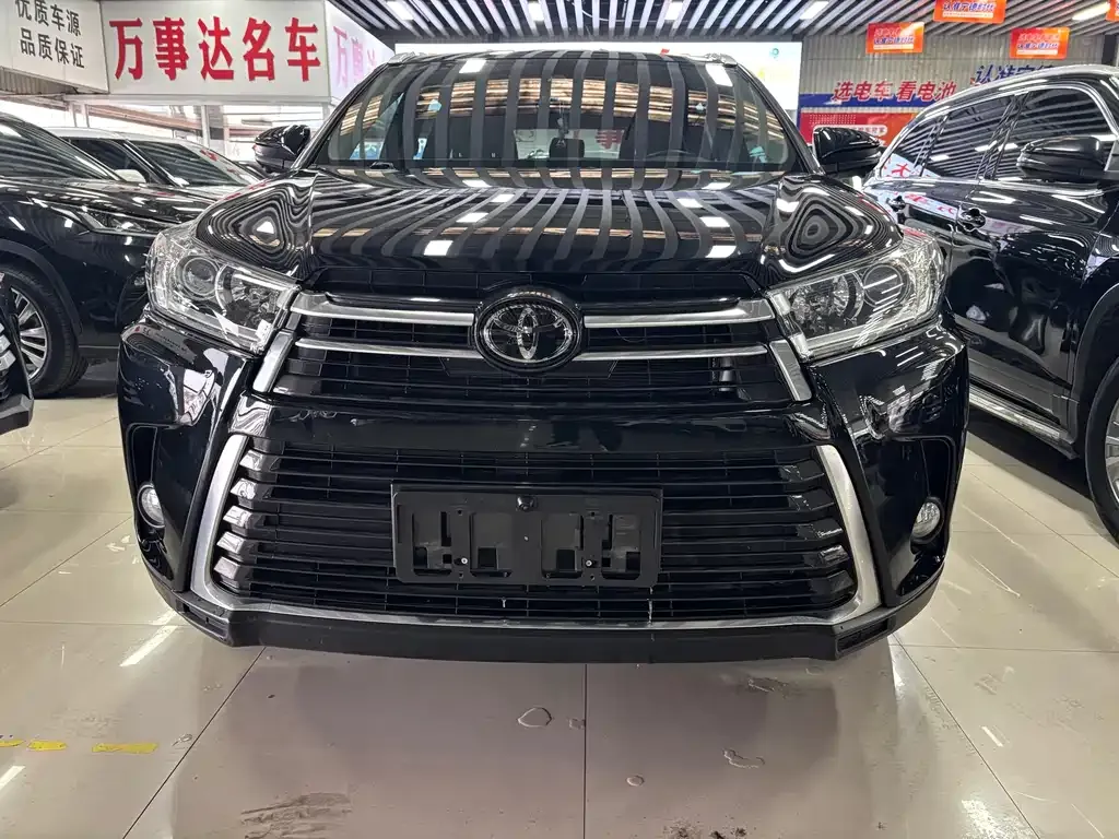 Toyota Highlander — фото 5