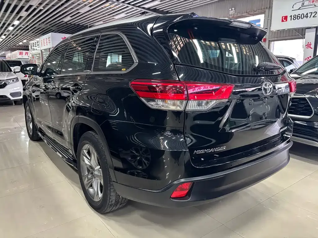 Toyota Highlander — фото 8
