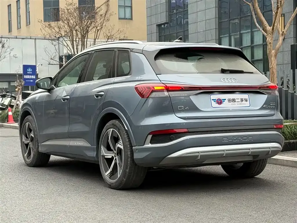 Audi Q4 e-tron — фото 3