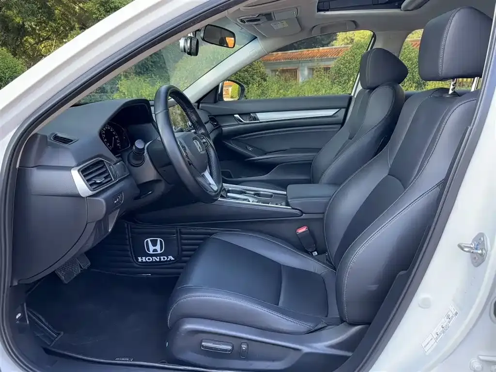 Honda Accord — фото 7