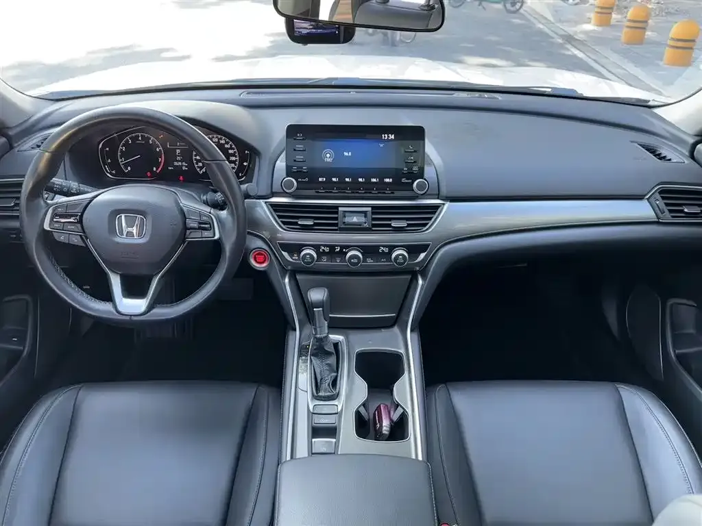 Honda Accord — фото 3
