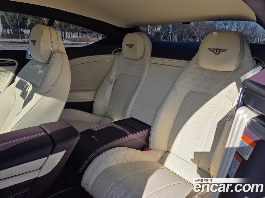 Bentley Continental 2023 из KR, фото 4