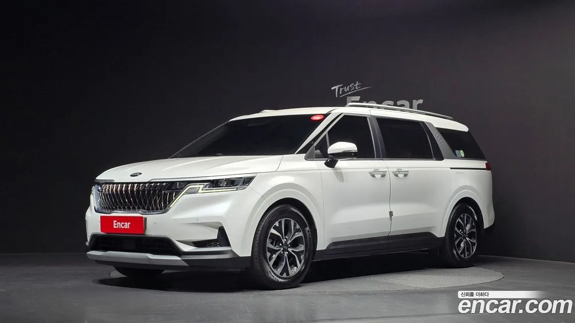 Kia Carnival — фото 1
