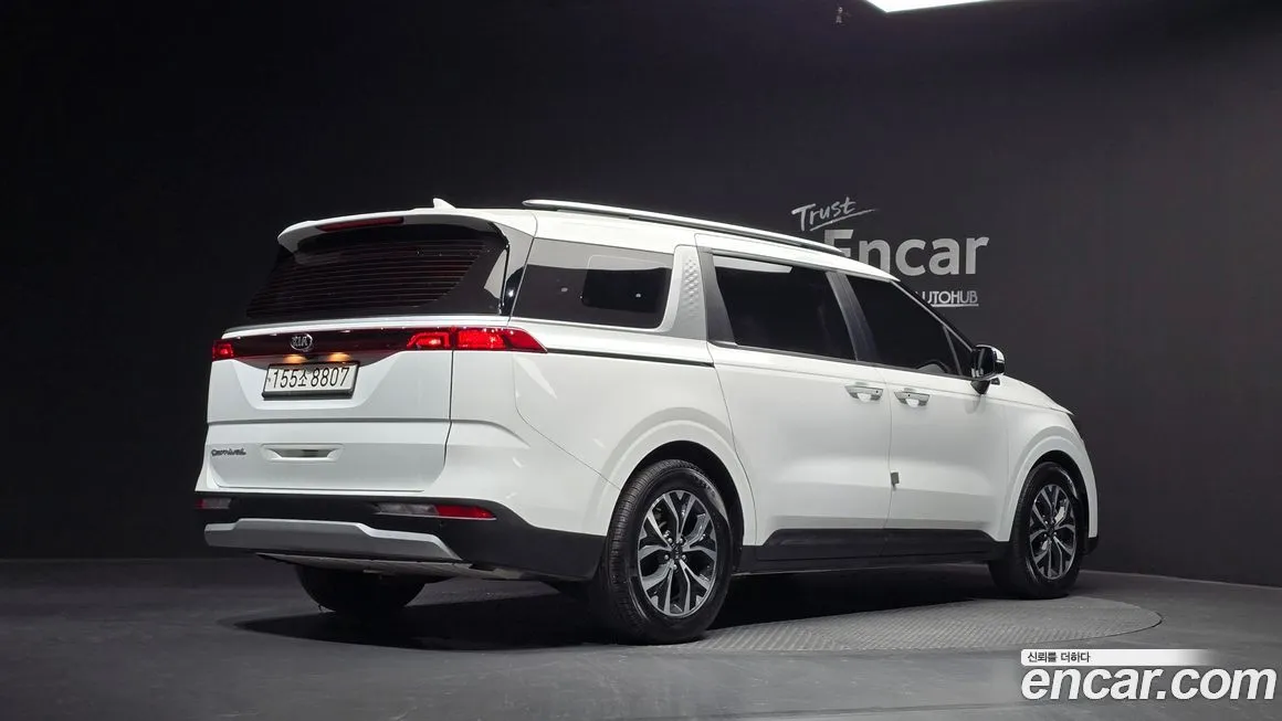 Kia Carnival — фото 4