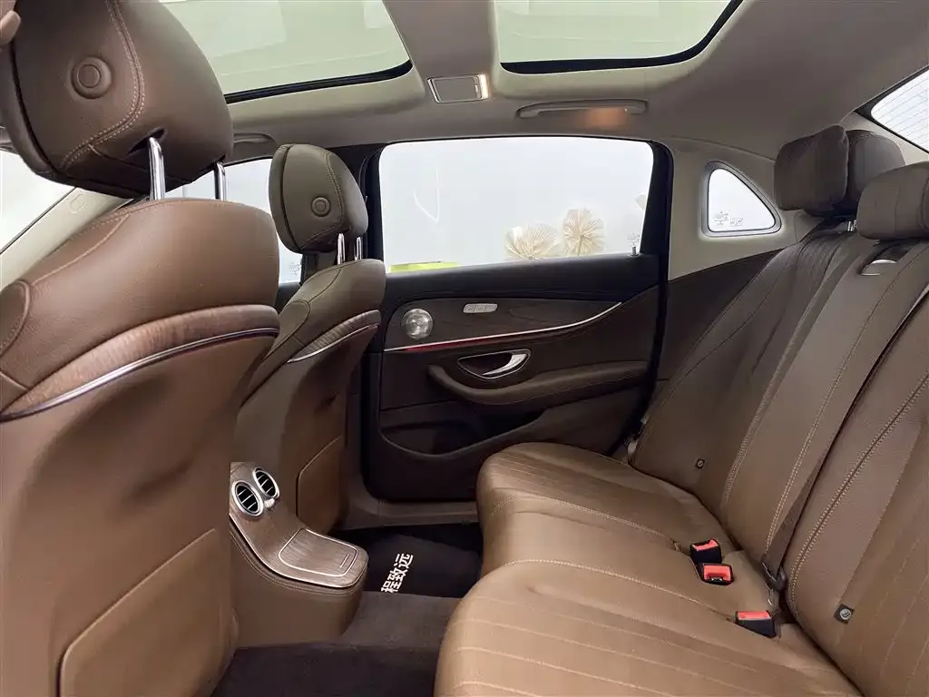 Mercedes-Benz E-Class 2022 из CN, фото 6