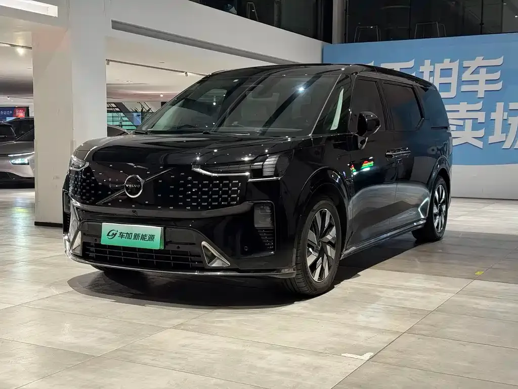 Volvo EM90 2024 из CN, фото 1
