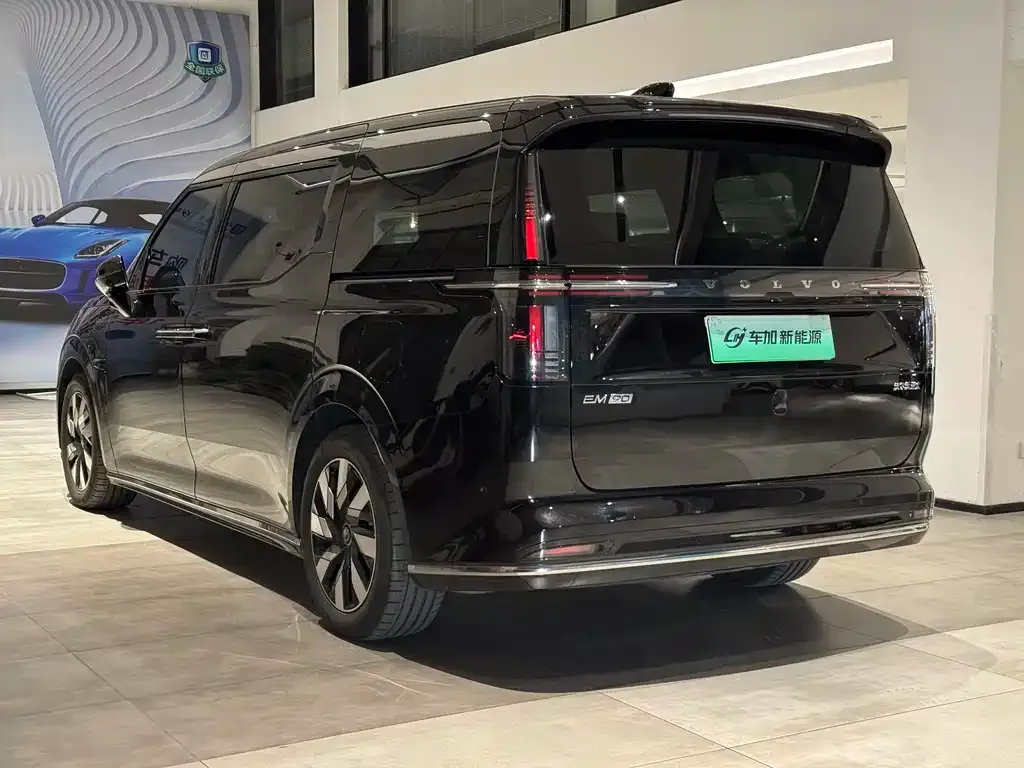 Volvo EM90 2024 из CN, фото 7