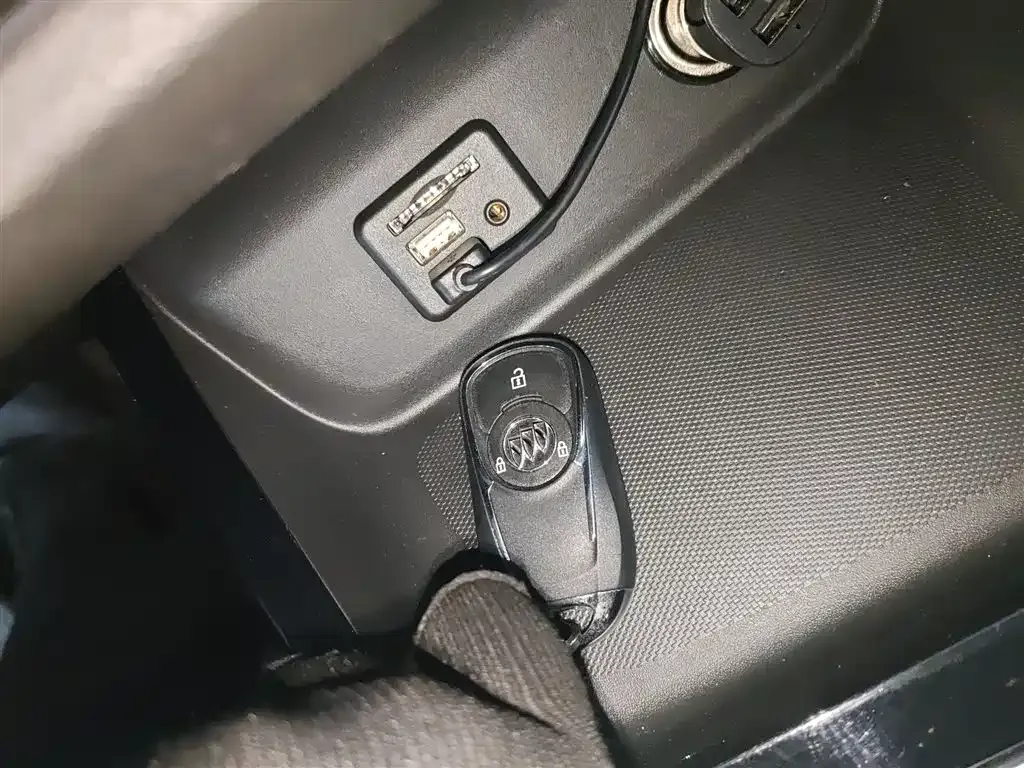 Buick GL6 2022 из CN, фото 8