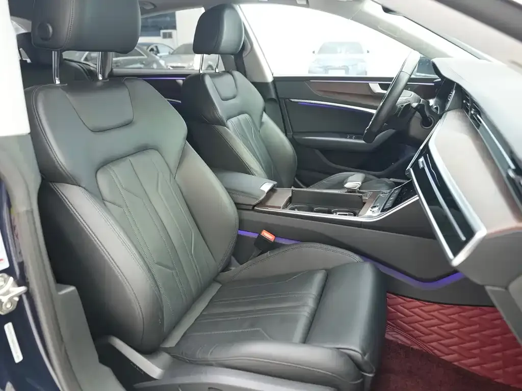 Audi A7 2021 из CN, фото 8