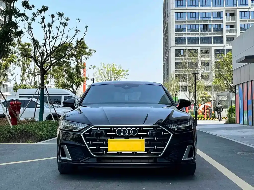 Audi A7L — фото 8