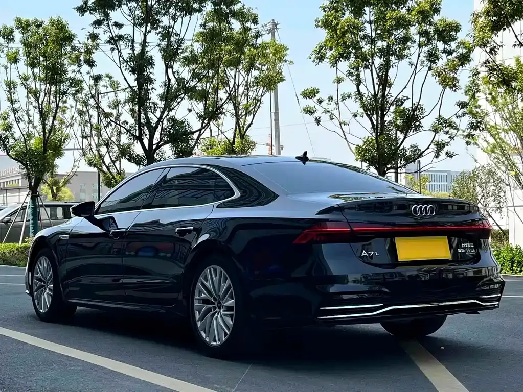 Audi A7L — фото 9
