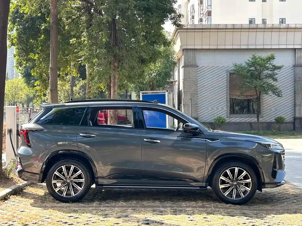 Changan CS75PLUS — фото 9