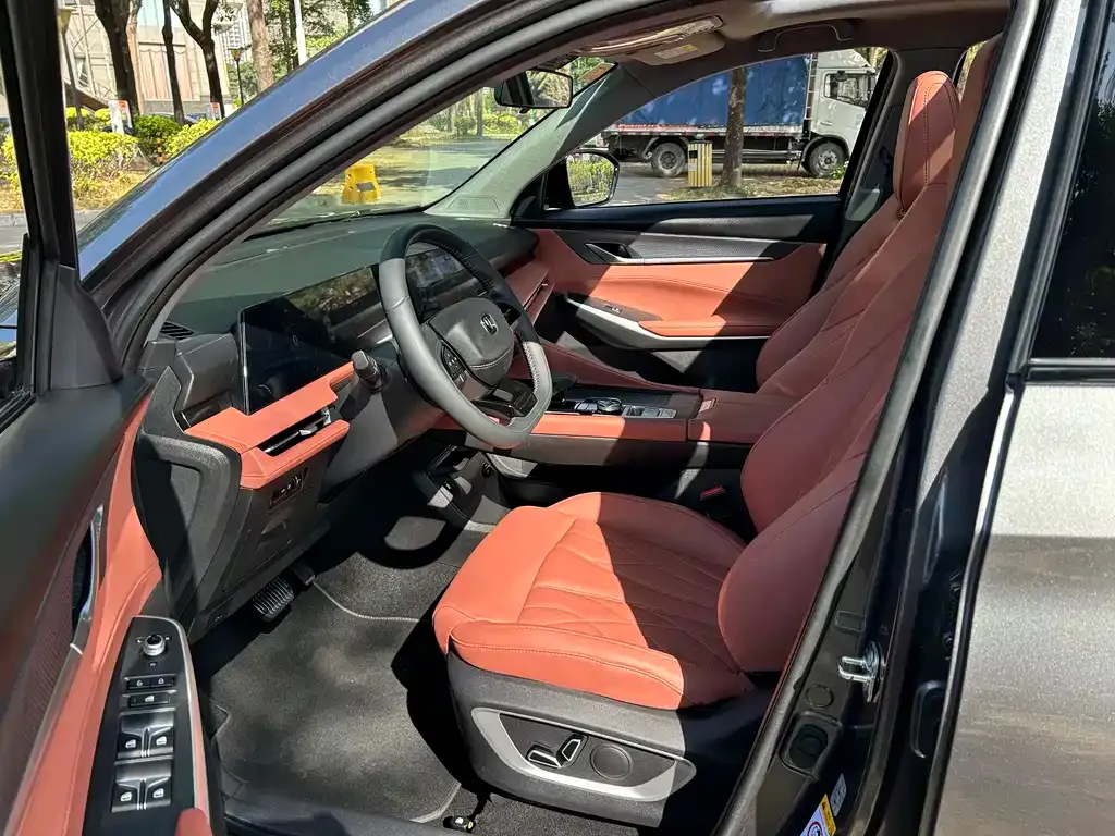 Changan CS75PLUS — фото 3