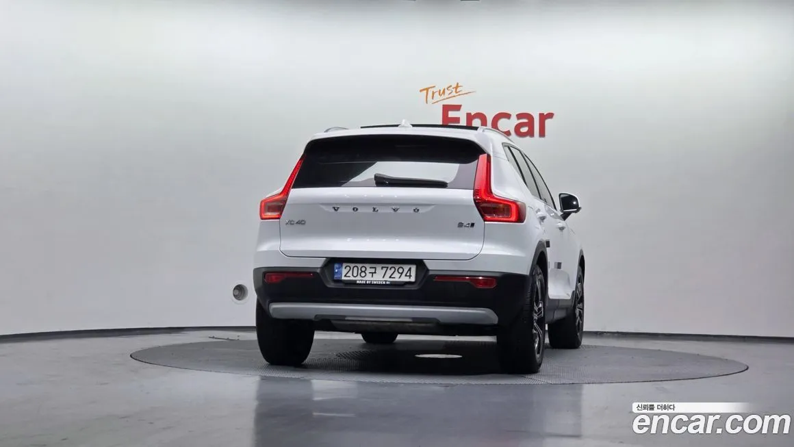 Volvo XC40 — фото 3