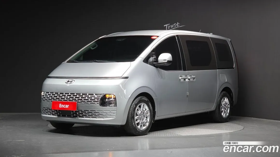Hyundai Staria — фото 1