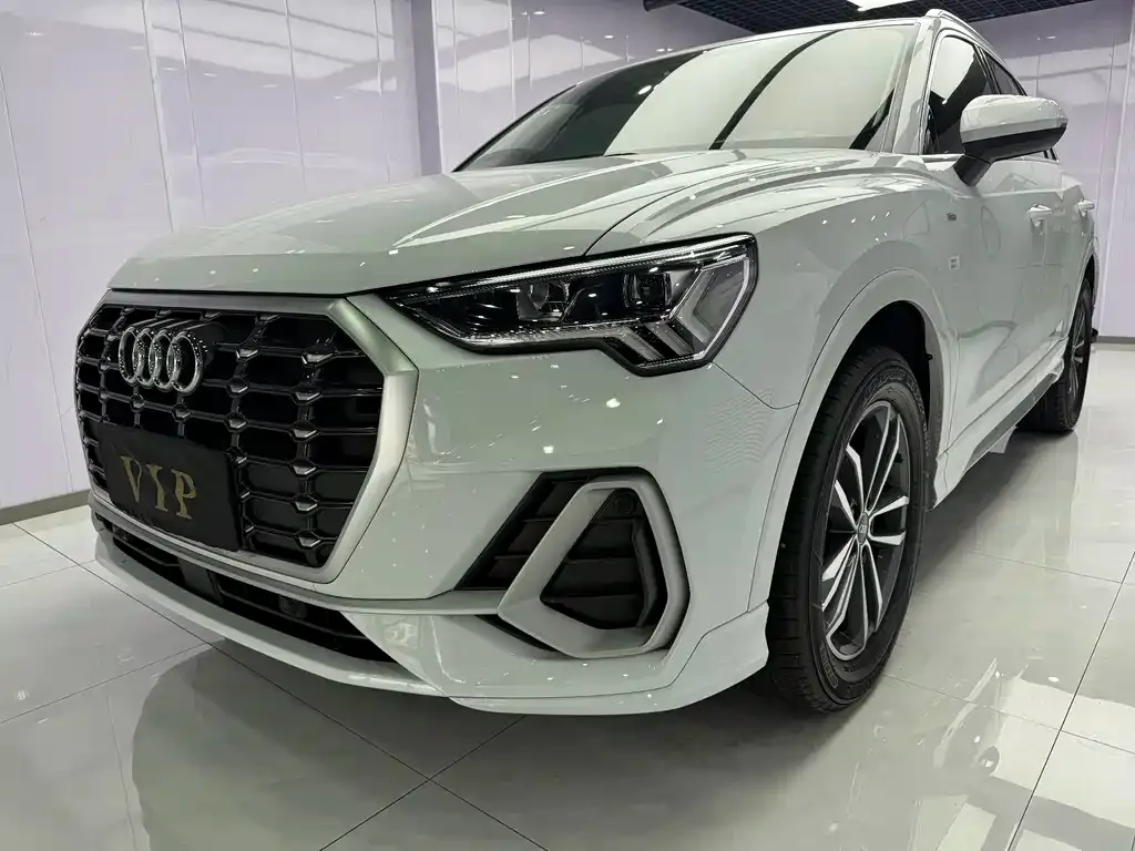 Audi Q3 2023 из CN, фото 1
