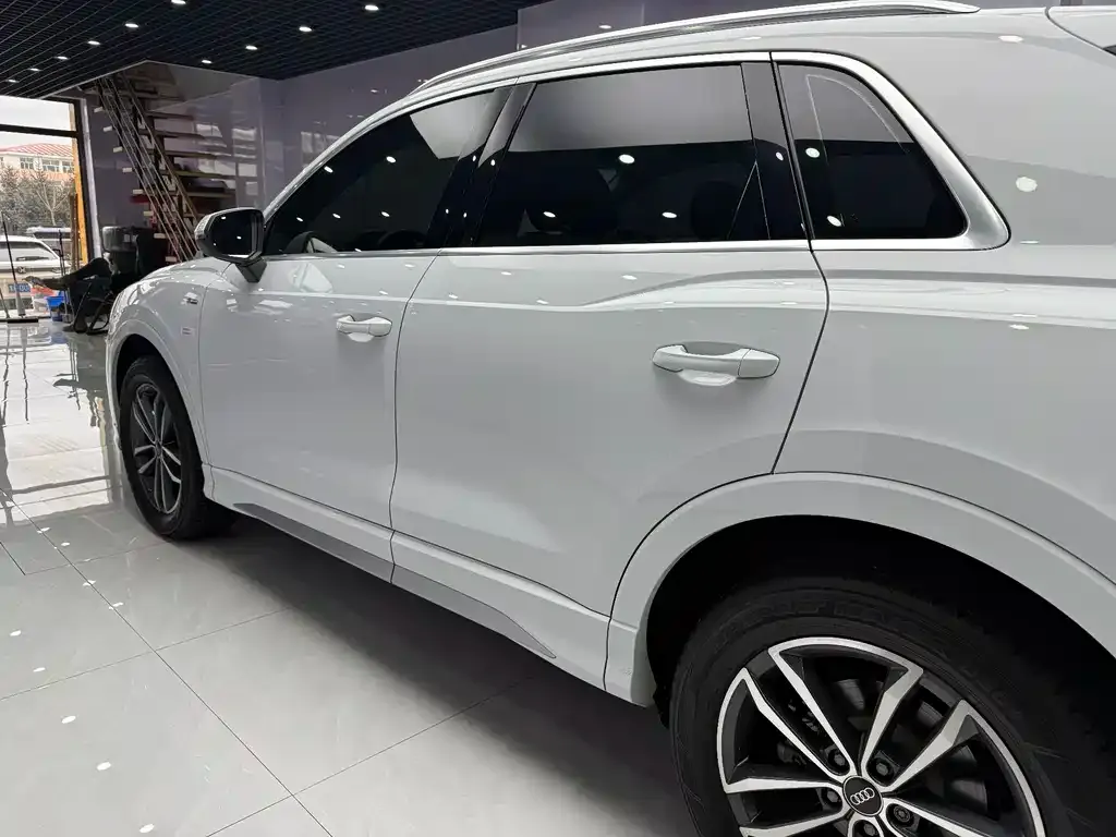 Audi Q3 2023 из CN, фото 9