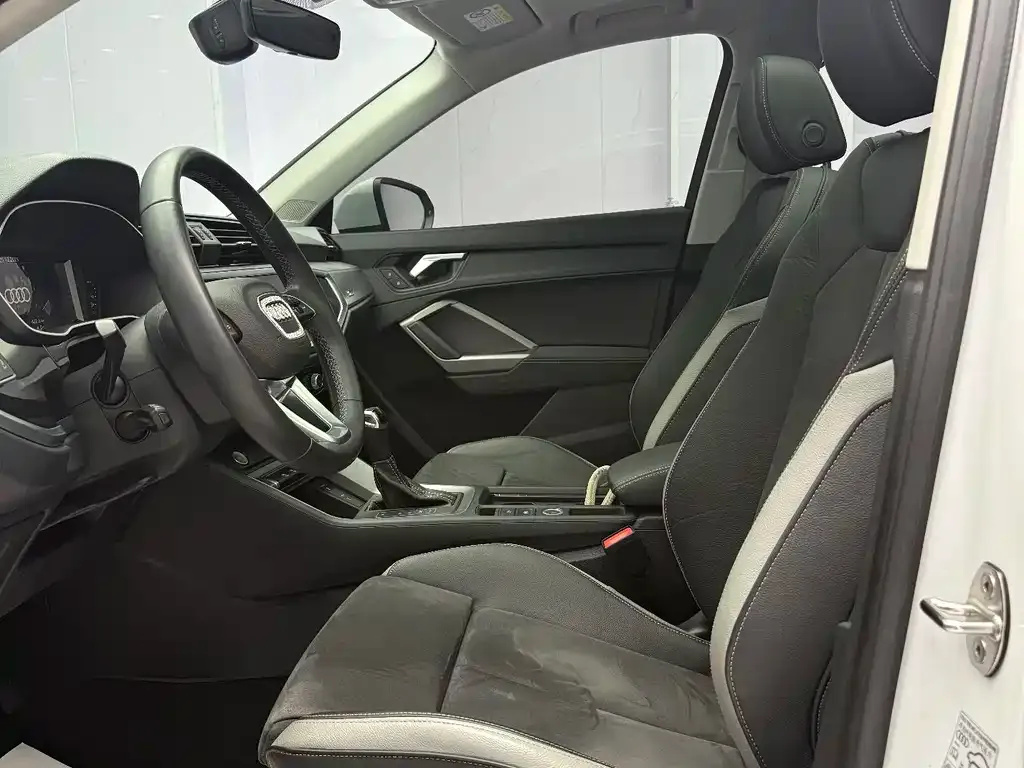 Audi Q3 2023 из CN, фото 10