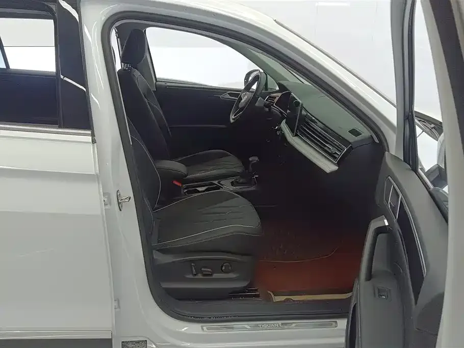 Volkswagen Tiguan L 2023 из CN, фото 8