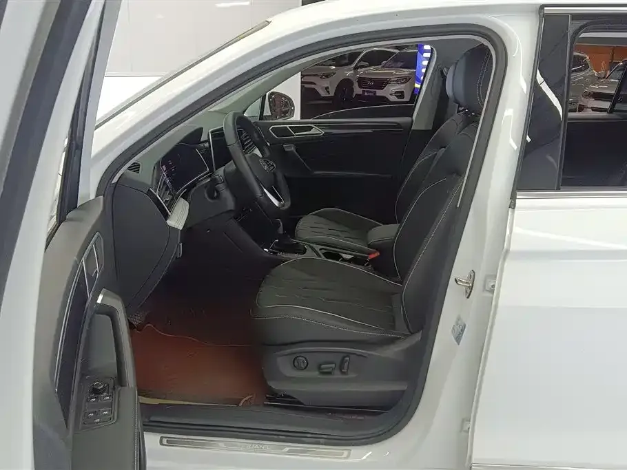 Volkswagen Tiguan L 2023 из CN, фото 9