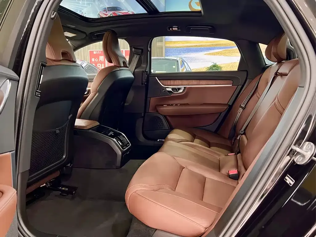 Volvo S90 2025 из CN, фото 7