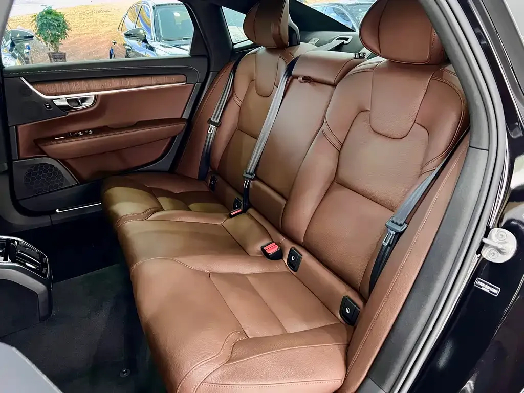 Volvo S90 2025 из CN, фото 9