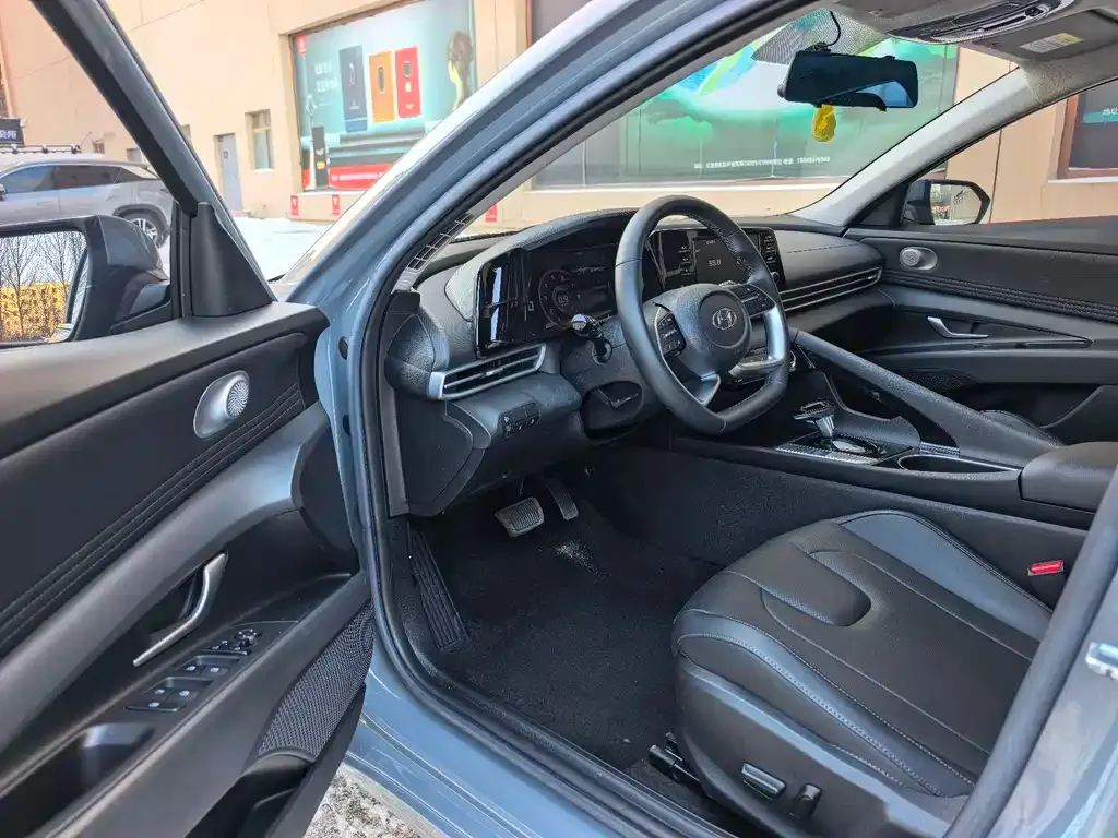 Hyundai Elantra 2022 из CN, фото 2