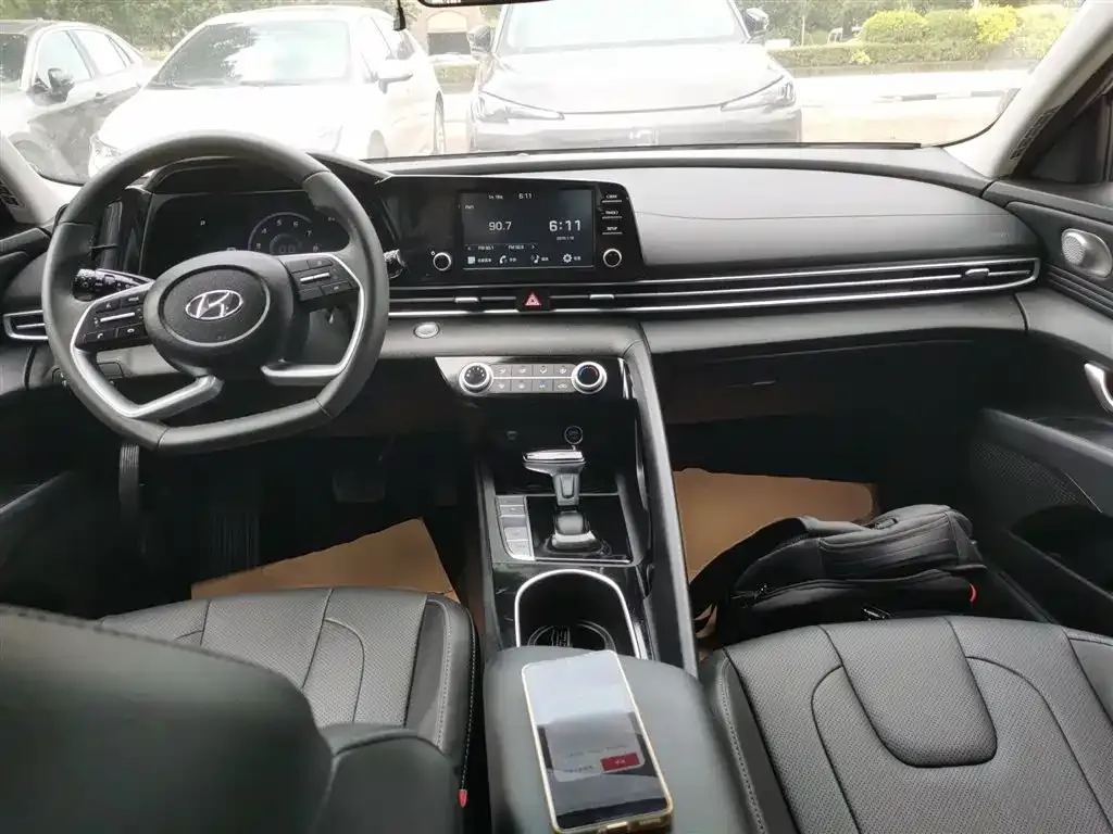 Hyundai Elantra 2023 из CN, фото 10