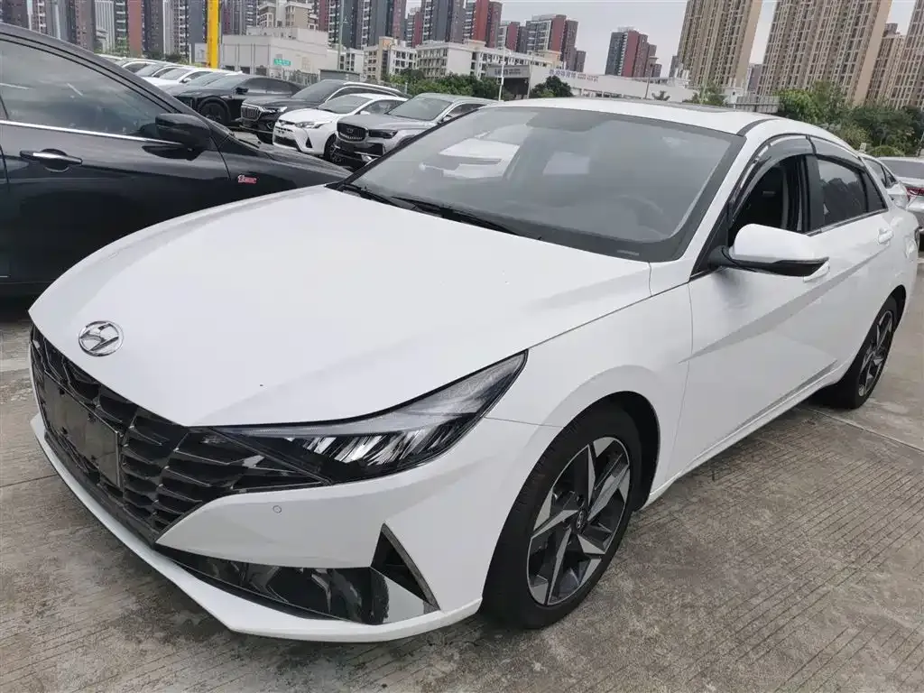 Hyundai Elantra 2023 из CN, фото 2