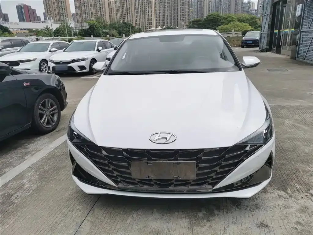 Hyundai Elantra 2023 из CN, фото 3