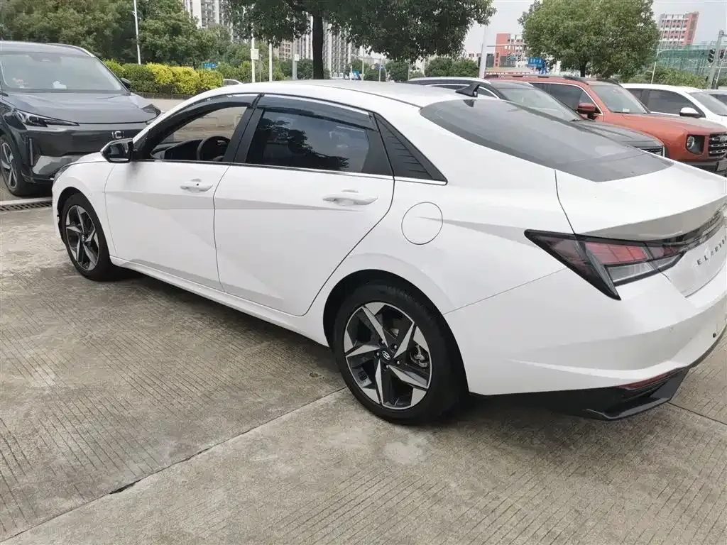 Hyundai Elantra 2023 из CN, фото 5