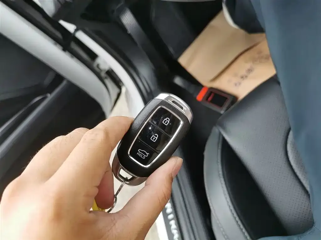 Hyundai Elantra 2023 из CN, фото 9