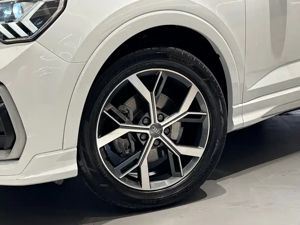 Audi Q3 Sportback — фото 2