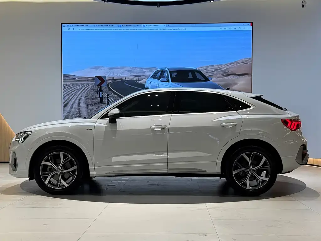 Audi Q3 Sportback — фото 9