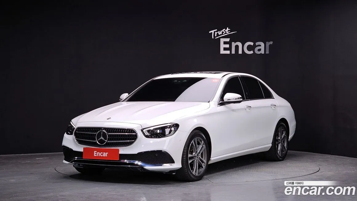 Mercedes-Benz E-Class — фото 1